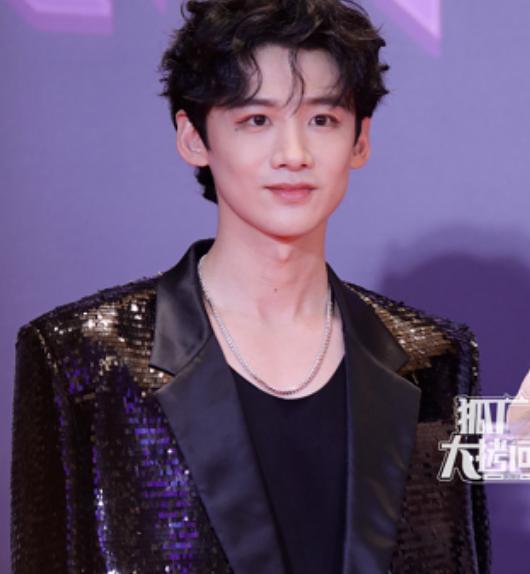 前天晚上，我们忍不住想和爱奇艺打一架