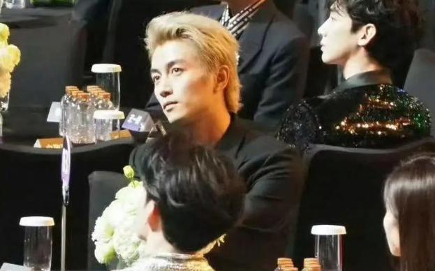 前天晚上，我们忍不住想和爱奇艺打一架