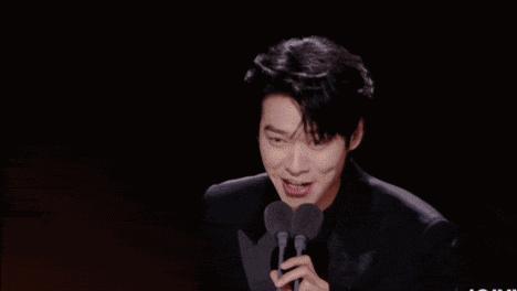 前天晚上，我们忍不住想和爱奇艺打一架