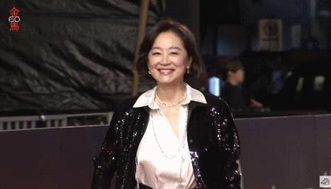 这一夜，林志玲打扮越来越像日本女人，女神形象幻灭