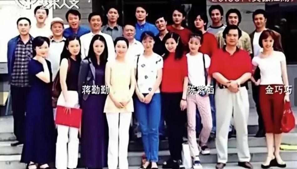 “照片门”17年后她再度翻红，网友：幸好我没有骂过她