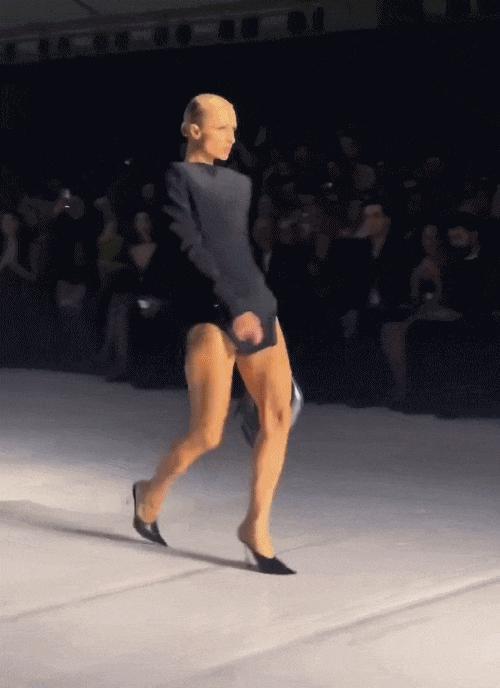 她刚有儿子10个月又迎来女儿，豪门大小姐再度惊吓瓜友