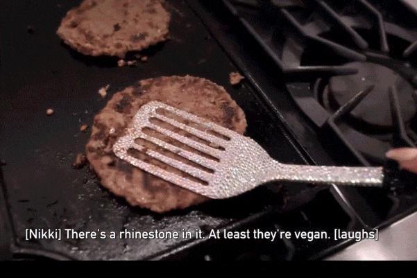 她刚有儿子10个月又迎来女儿，豪门大小姐再度惊吓瓜友