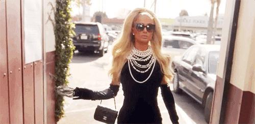 她刚有儿子10个月又迎来女儿，豪门大小姐再度惊吓瓜友