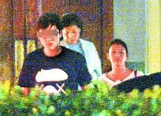 爆红后，她就消失了.