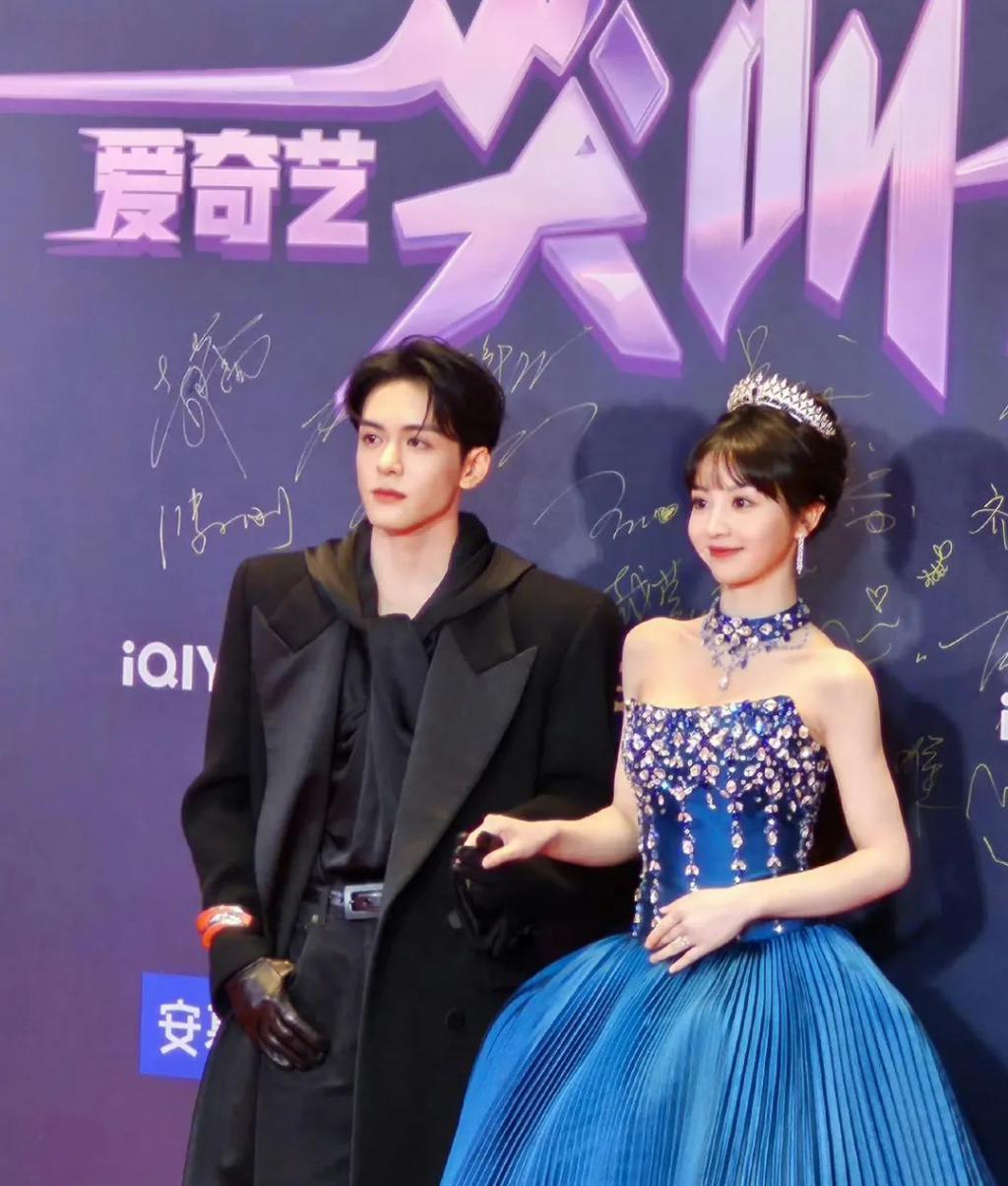 震惊！他俩终于公开了？