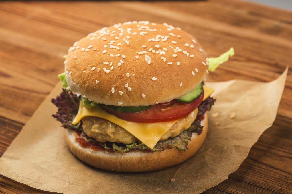 “喷射战士”华莱士，一年入账70亿