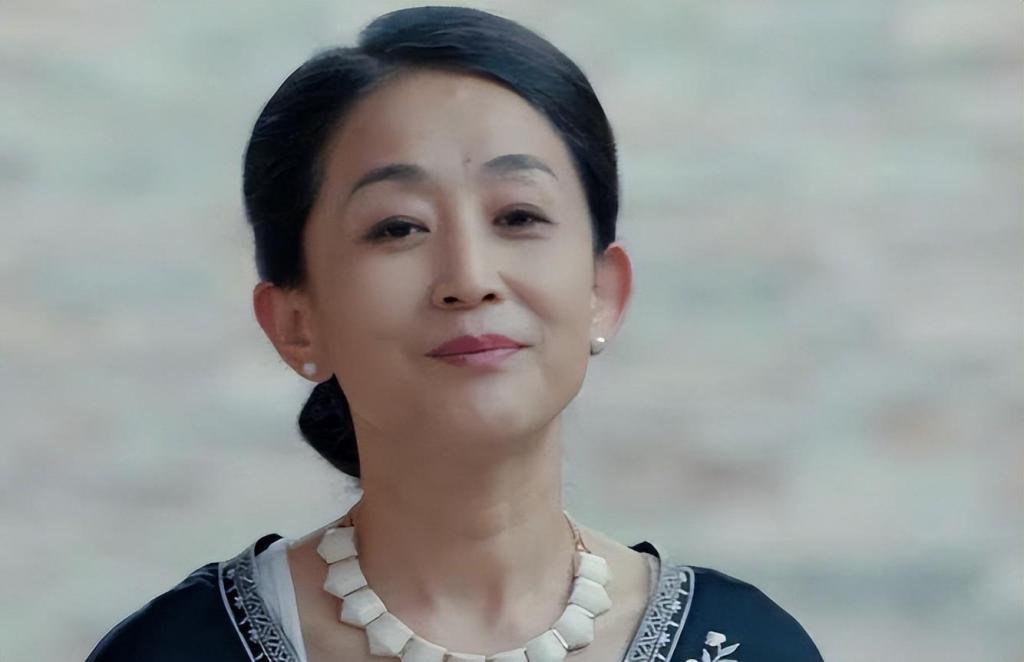 20年不吃米饭，与哥哥相约不结婚不生育，如今过得怎样