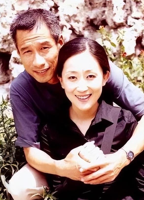 20年不吃米饭，与哥哥相约不结婚不生育，如今过得怎样