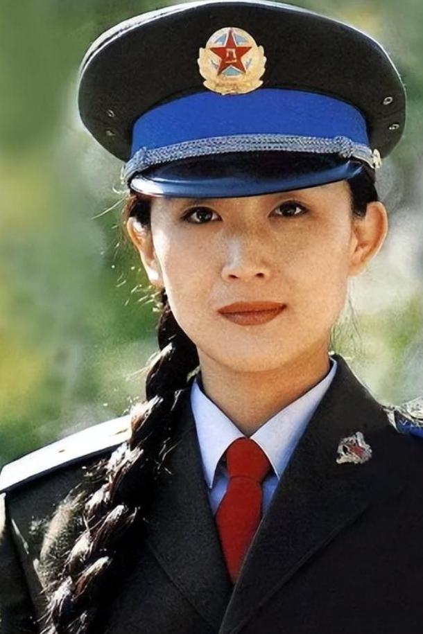 20年不吃米饭，与哥哥相约不结婚不生育，如今过得怎样