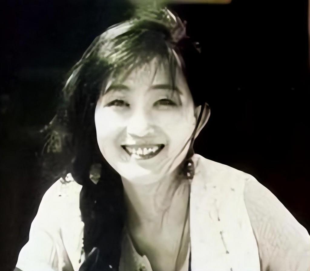20年不吃米饭，与哥哥相约不结婚不生育，如今过得怎样