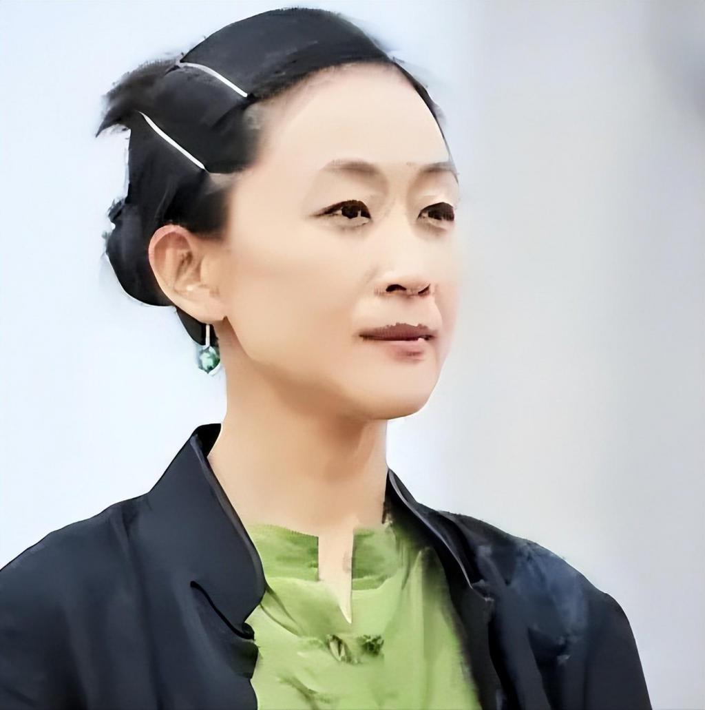 20年不吃米饭，与哥哥相约不结婚不生育，如今过得怎样