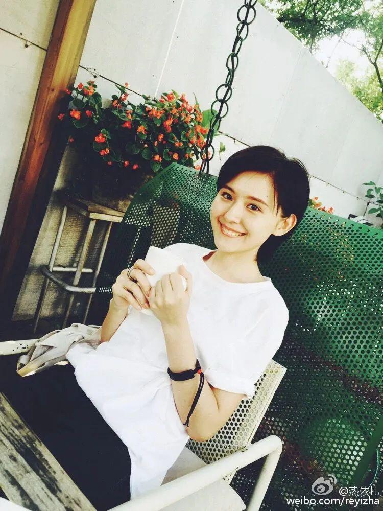 热依扎：隐婚生子，并不快乐