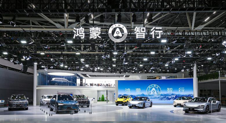 华为今天的发布会，信息量炸裂！