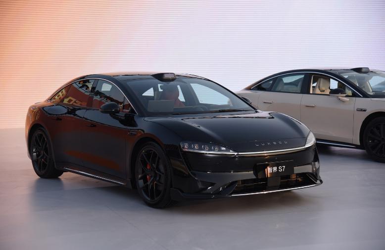 华为今天的发布会，信息量炸裂！