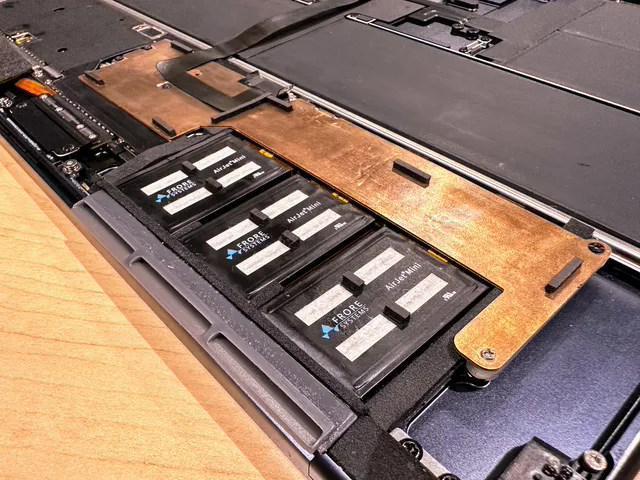 一公司为苹果 M2 MacBook Air 安装主动冷却系统，性能大幅提升
