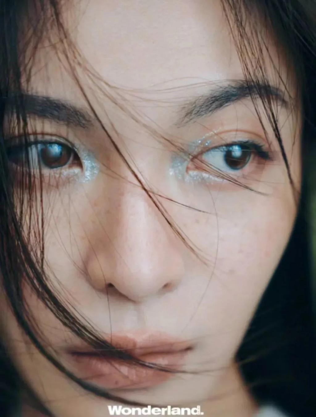 钟楚曦谈这么多八块腹肌的帅哥，都是她应得的