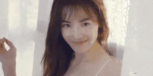 钟楚曦谈这么多八块腹肌的帅哥，都是她应得的