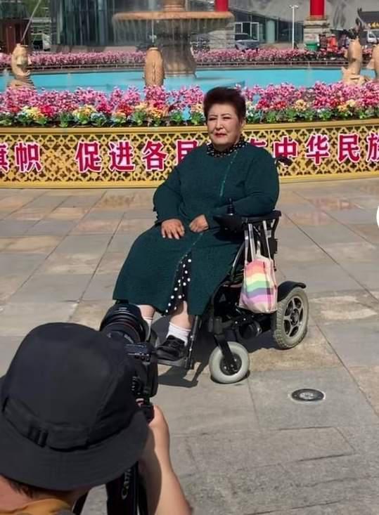 突传噩耗！76岁歌唱家德德玛去世，已瘫痪25年