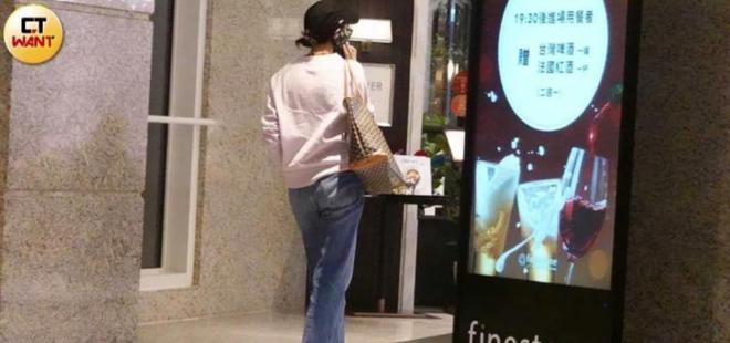 张钧甯带小3岁导演回家过夜！两人被曝已甜蜜同居