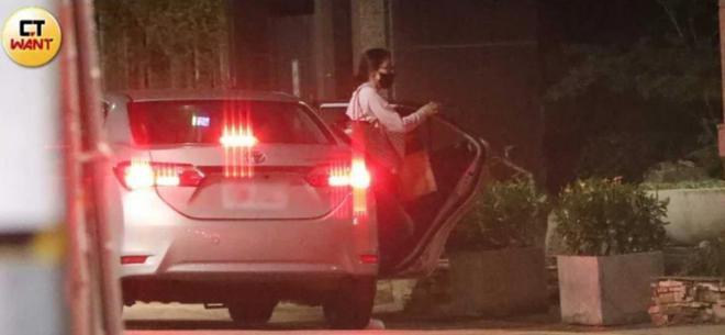 张钧甯带小3岁导演回家过夜！两人被曝已甜蜜同居