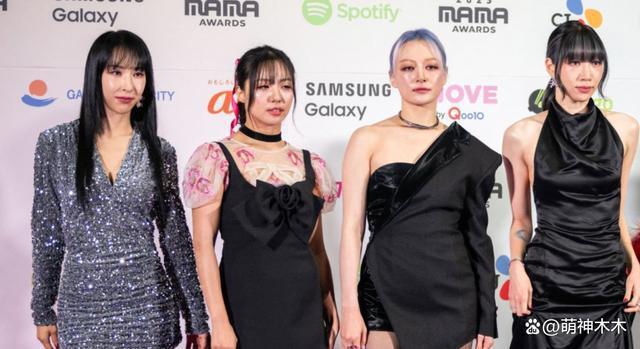 韩国MAMA红毯生图曝光！明星们油光满面整容痕迹明显