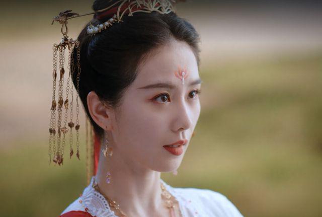 《一念关山》开播！刘诗诗打戏紧绷演技没进步