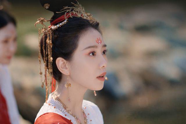 《一念关山》开播！刘诗诗打戏紧绷演技没进步