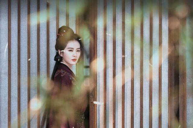 《一念关山》开播！刘诗诗打戏紧绷演技没进步