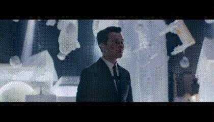 还记得张艺谋的儿子张壹男吗？参加巴黎舞会了？
