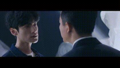 还记得张艺谋的儿子张壹男吗？参加巴黎舞会了？