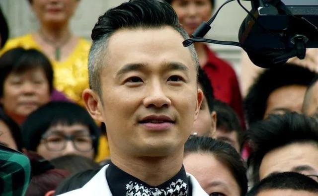 主持人程雷屡次被曝去世 本人晒照辟谣