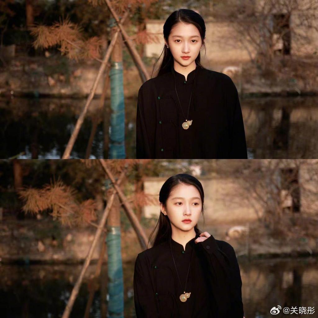 关晓彤新中式造型好温柔 光影下氛围感拉满