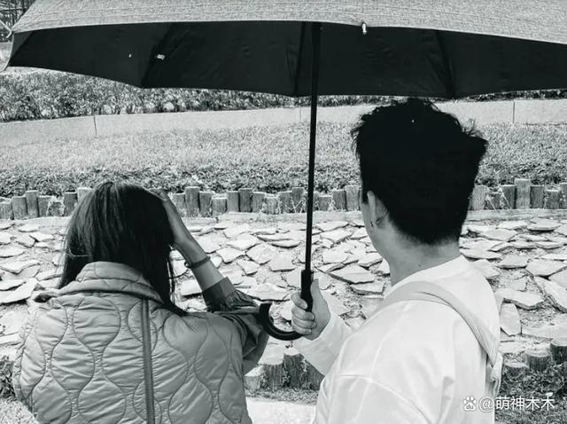 黄鸿升因心梗猝死去世三年，好友发文为他庆祝40岁冥诞