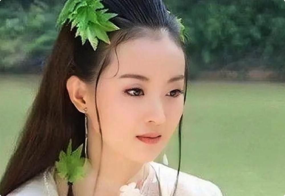 艳压刘诗诗，20多年不变美貌，这位49岁第一冻龄贵妇真绝色
