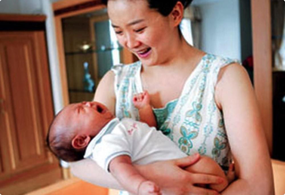 艳压刘诗诗，20多年不变美貌，这位49岁第一冻龄贵妇真绝色