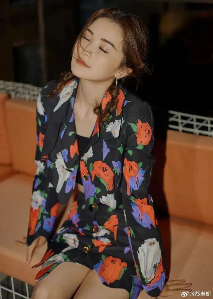 大瓜！突然离婚，瞒着所有人跟百亿太子结婚4年！