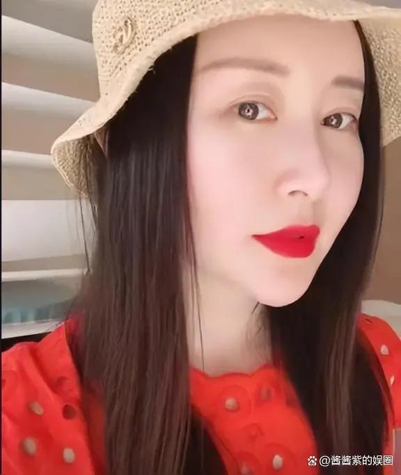 被整容毁了的14位女星，出道时貌美如花，如今灵气全无