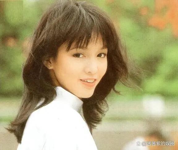 被整容毁了的14位女星，出道时貌美如花，如今灵气全无