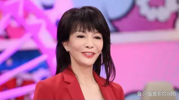 被整容毁了的14位女星，出道时貌美如花，如今灵气全无