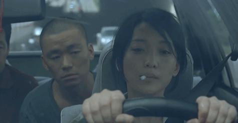 消失四年,还是没人能跟这疯女斗