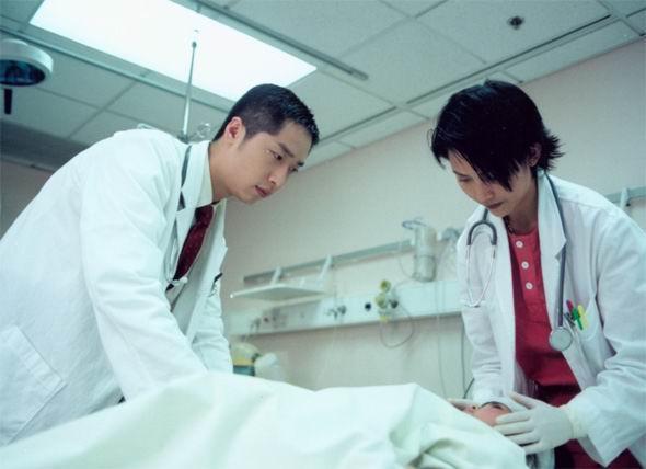 神剧变爽剧也能骂出8.4，她摆烂还是我们太弱