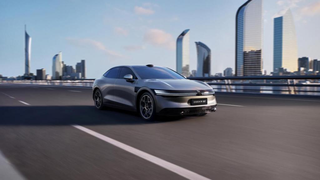 华为、极氪扎堆B级轿车，「围攻」特斯拉 Model 3