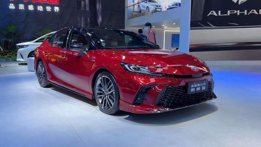 华为、极氪扎堆B级轿车，「围攻」特斯拉 Model 3