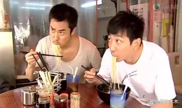演员假吃拼演技：刘诗诗没长进，佘诗曼喝咖啡完胜