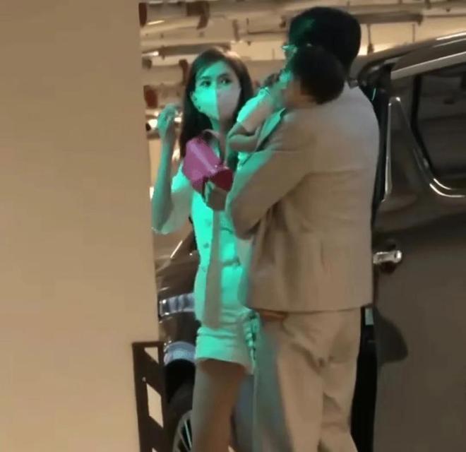 林志玲首晒全家福庆生，2岁儿子罕露面身高受瞩目