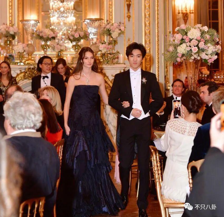 顶级白富美的游戏？二代们的生活咱们想象不到！