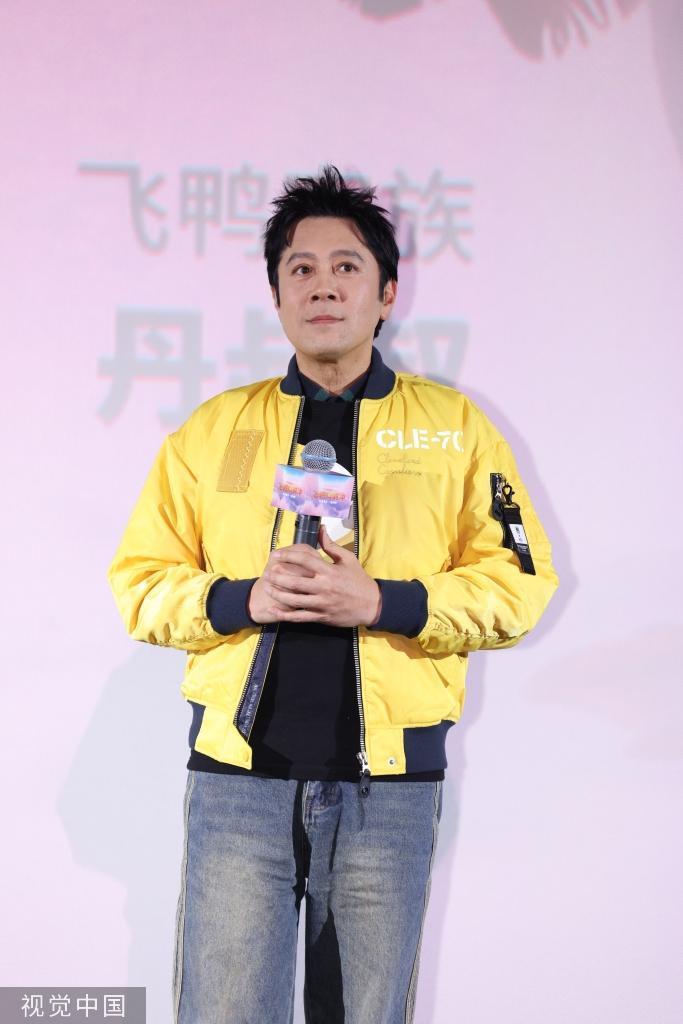 霍思燕带嗯哼出席活动 与儿子合影温馨有爱