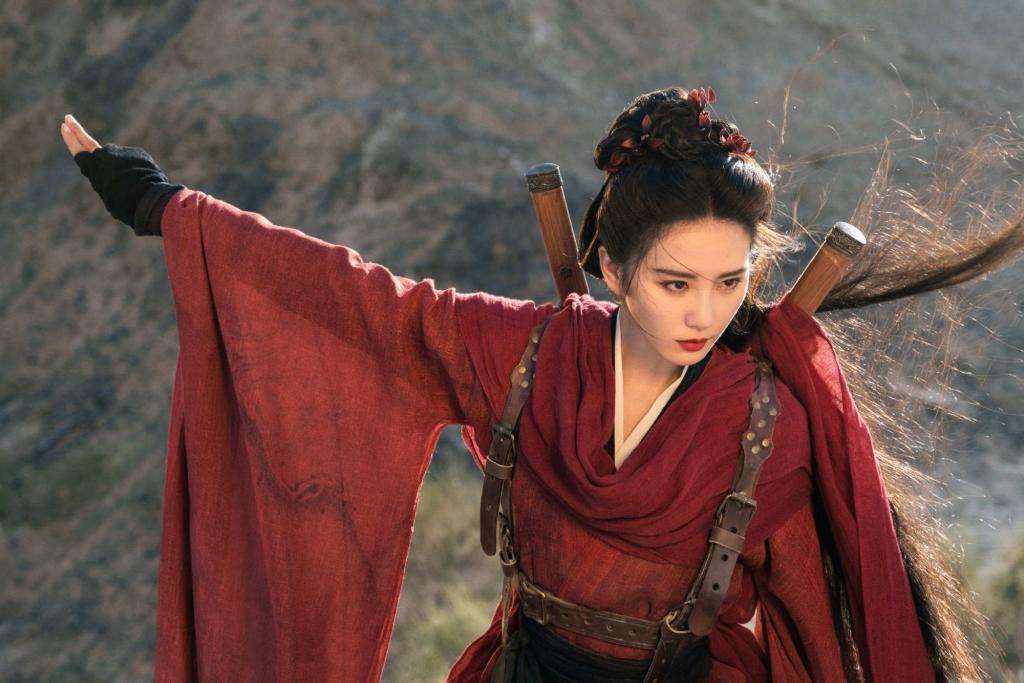 刘诗诗穿红衣秒变侠女 眼神霸气酷飒有型