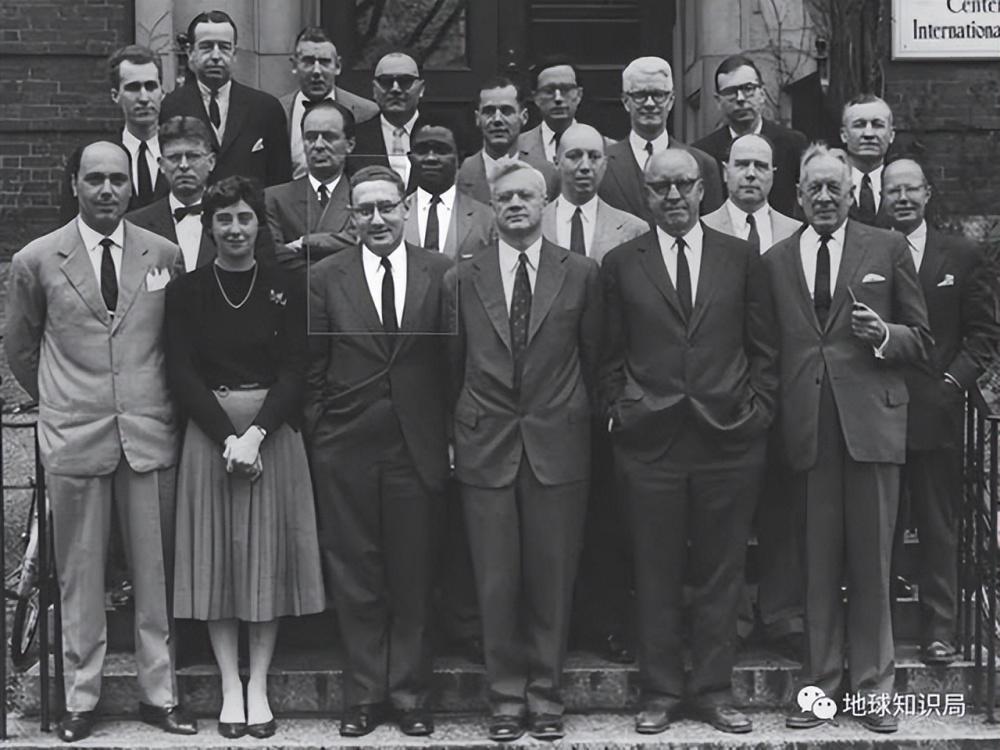 国际关系大师基辛格，刚刚去世了